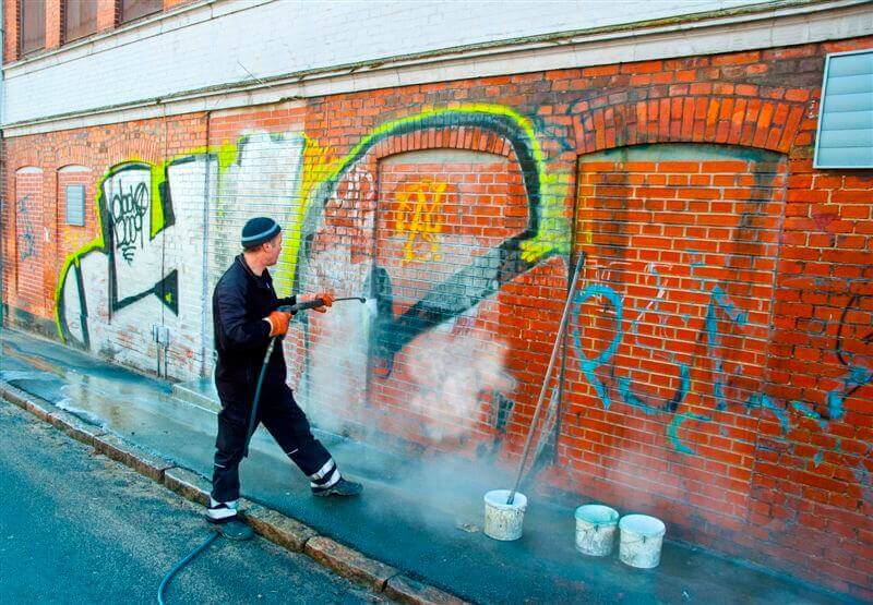 Graffiti_can-be-a-costly-problem